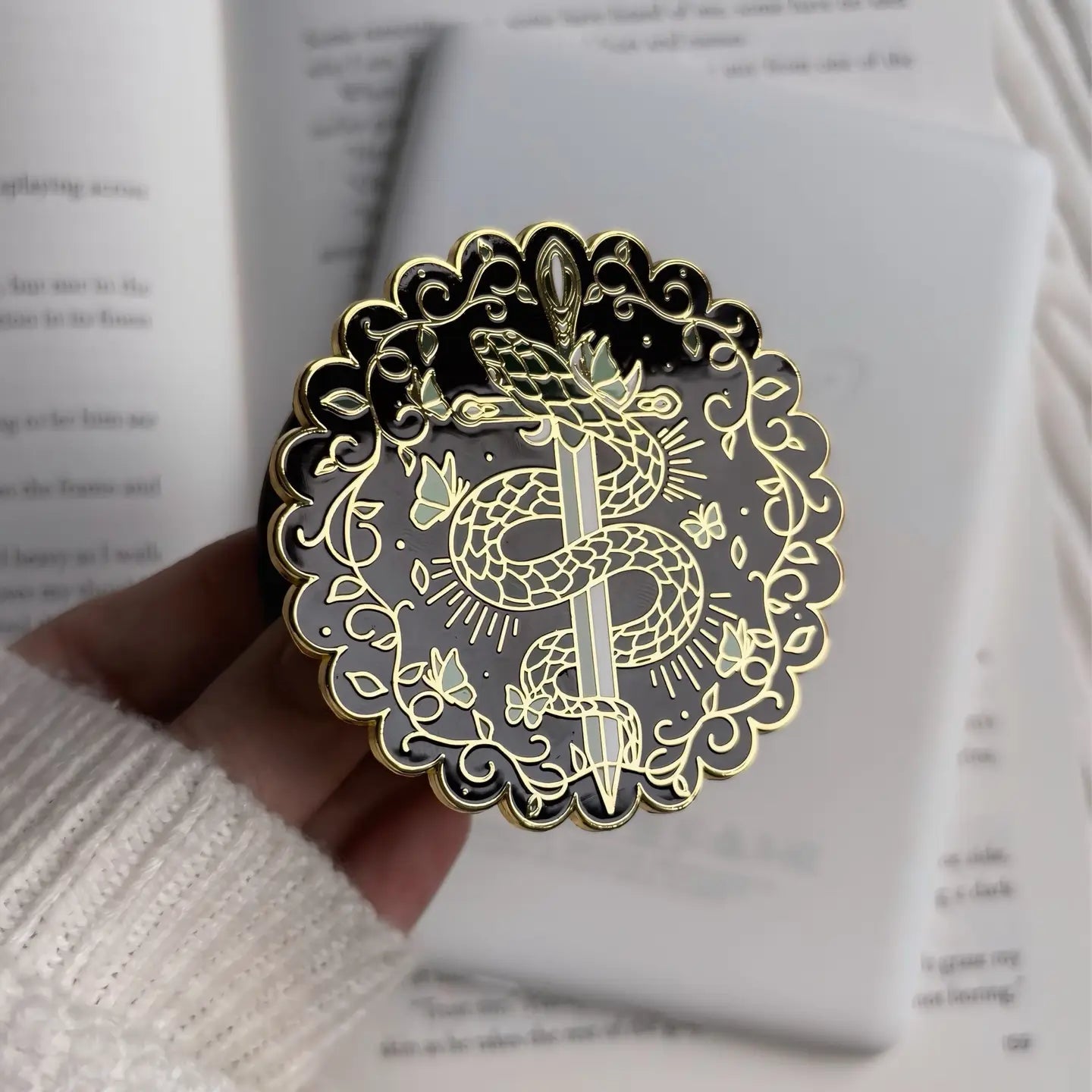 BindsandBookishBits eReader Grip